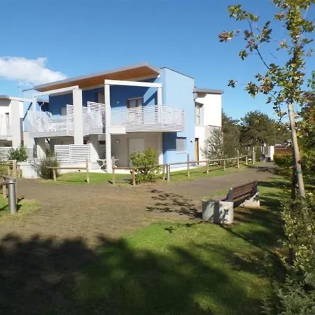 Neat And Quiet Ground-floor Flat Near The Sea